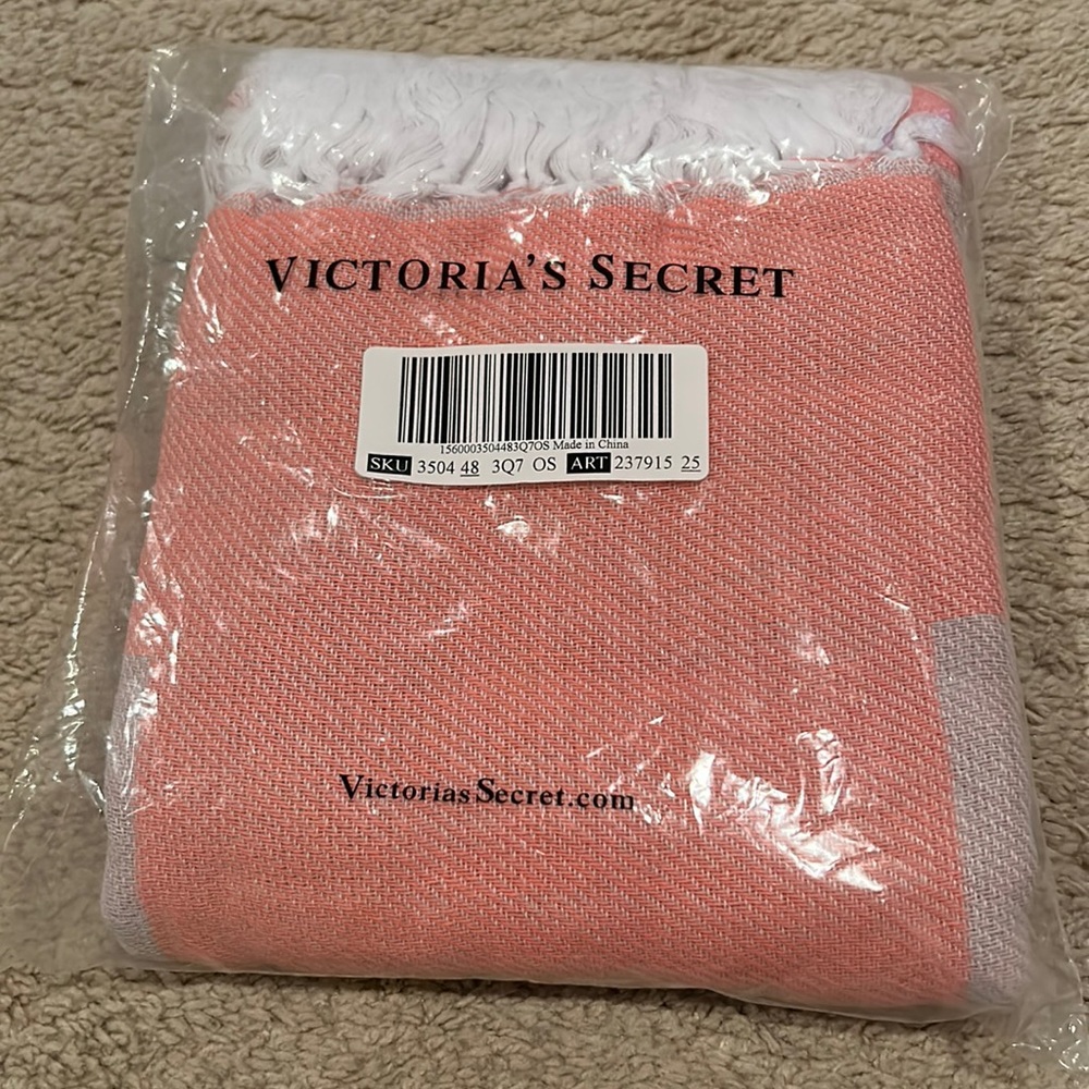 Pink VICTORIA'S SECRET Beach Blanket or Throw 50IN X 60IN - Picture 4 of 8
